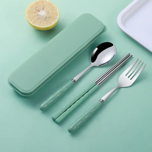 Mini Set de Couverts Voyage 3 Pièces avec Boîte – Fourchette, Cuillère, Baguettes Inox