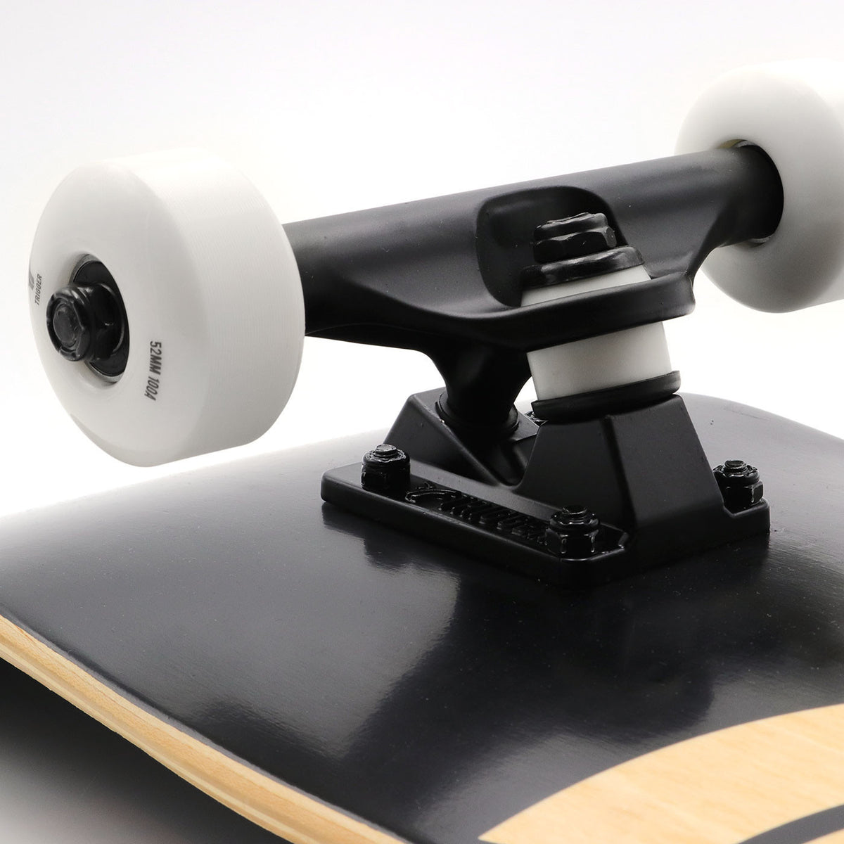 Trigger Logo 8″ – skateboard complet – vue 3