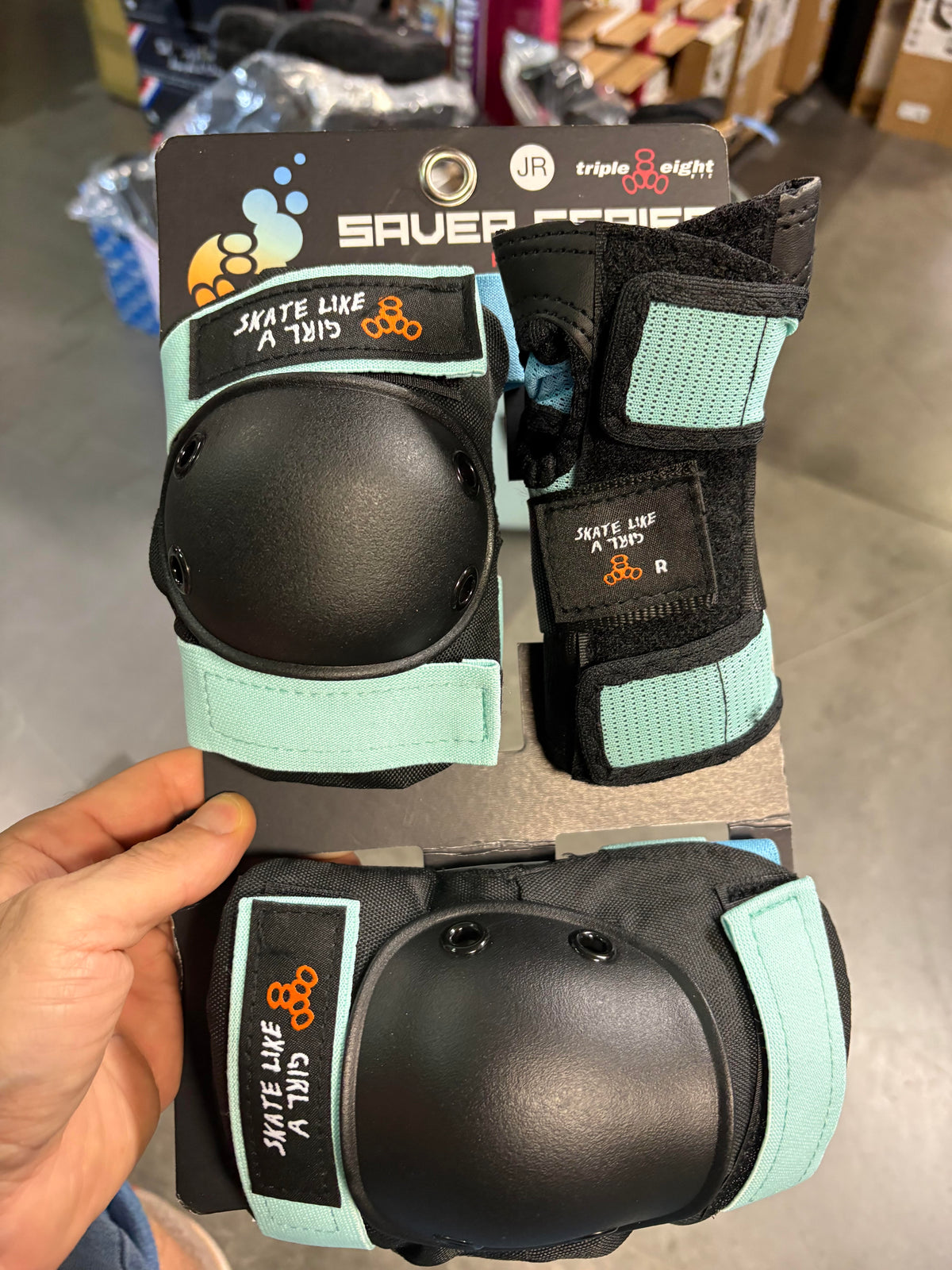 Triple Eight Saver Series 3-Pack « Skate Like A Girl » – Set Genouillères, Coudières, Poignets